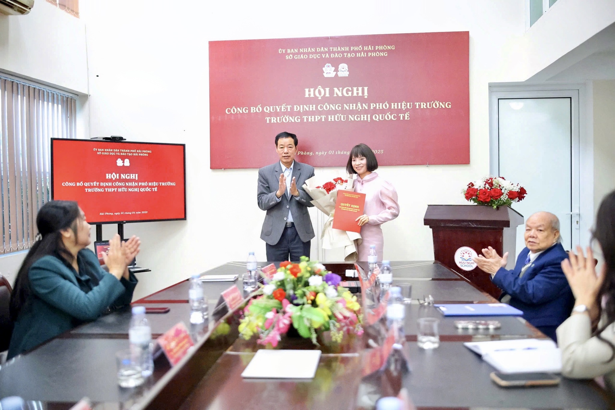 LỄ CÔNG BỐ QUYẾT ĐỊNH BỔ NHIỆM  PHÓ HIỆU TRƯỞNG TRƯỜNG THPT HỮU NGHỊ QUỐC TẾ
