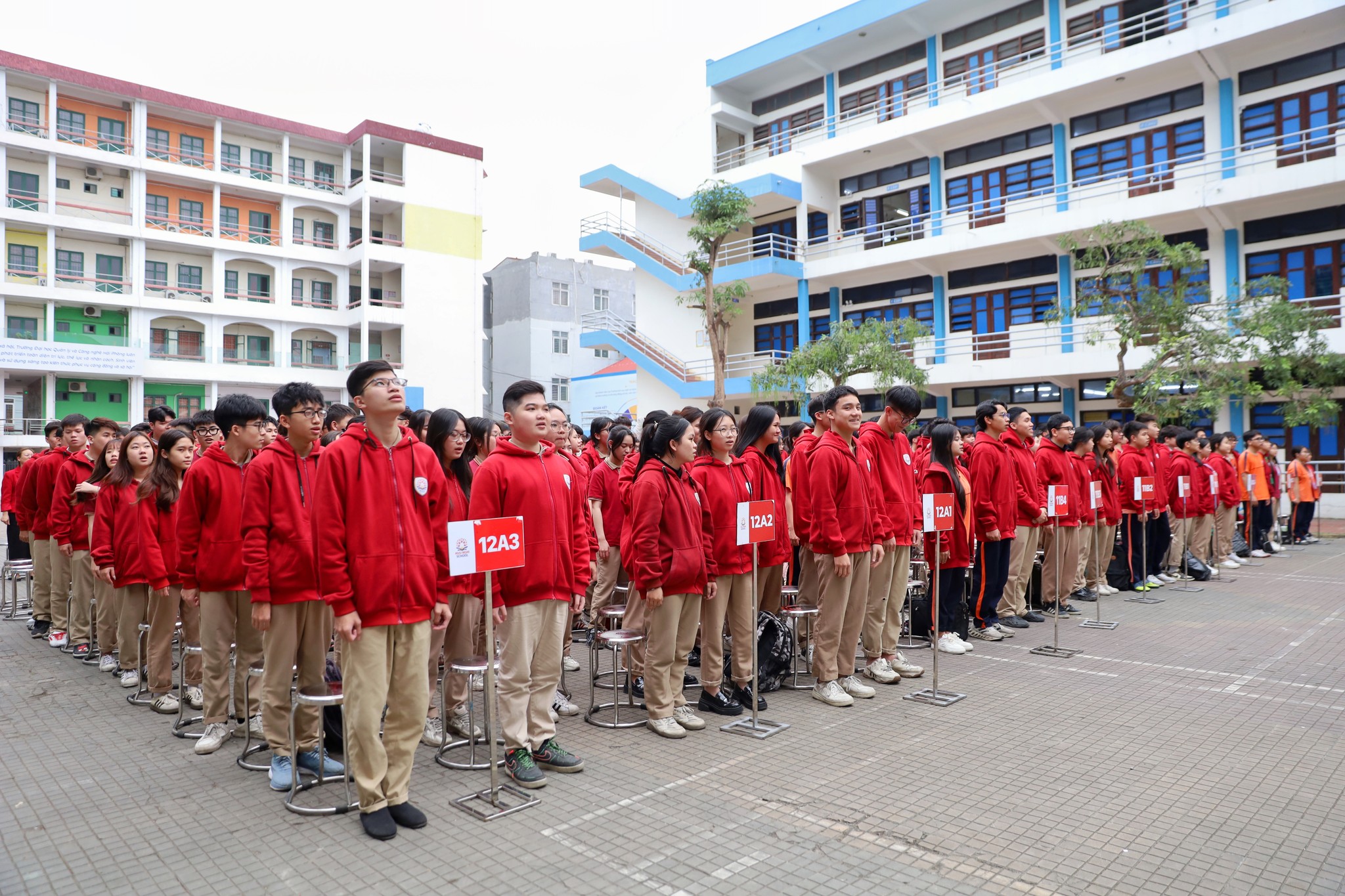 TRƯỜNG THPT HỮU NGHỊ QUỐC TẾ TỔ CHỨC BUỔI SINH HOẠT DƯỚI CỜ THÁNG 4 VỚI NHIỀU NỘI DUNG TRỌNG TÂM